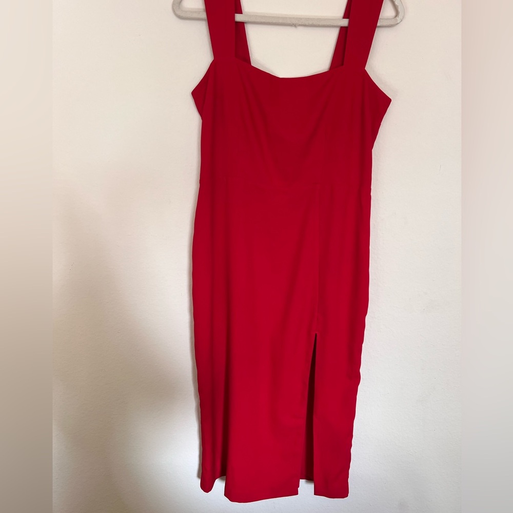 Red midi dress Abercrombie and fitch medium size 
Used 1 time